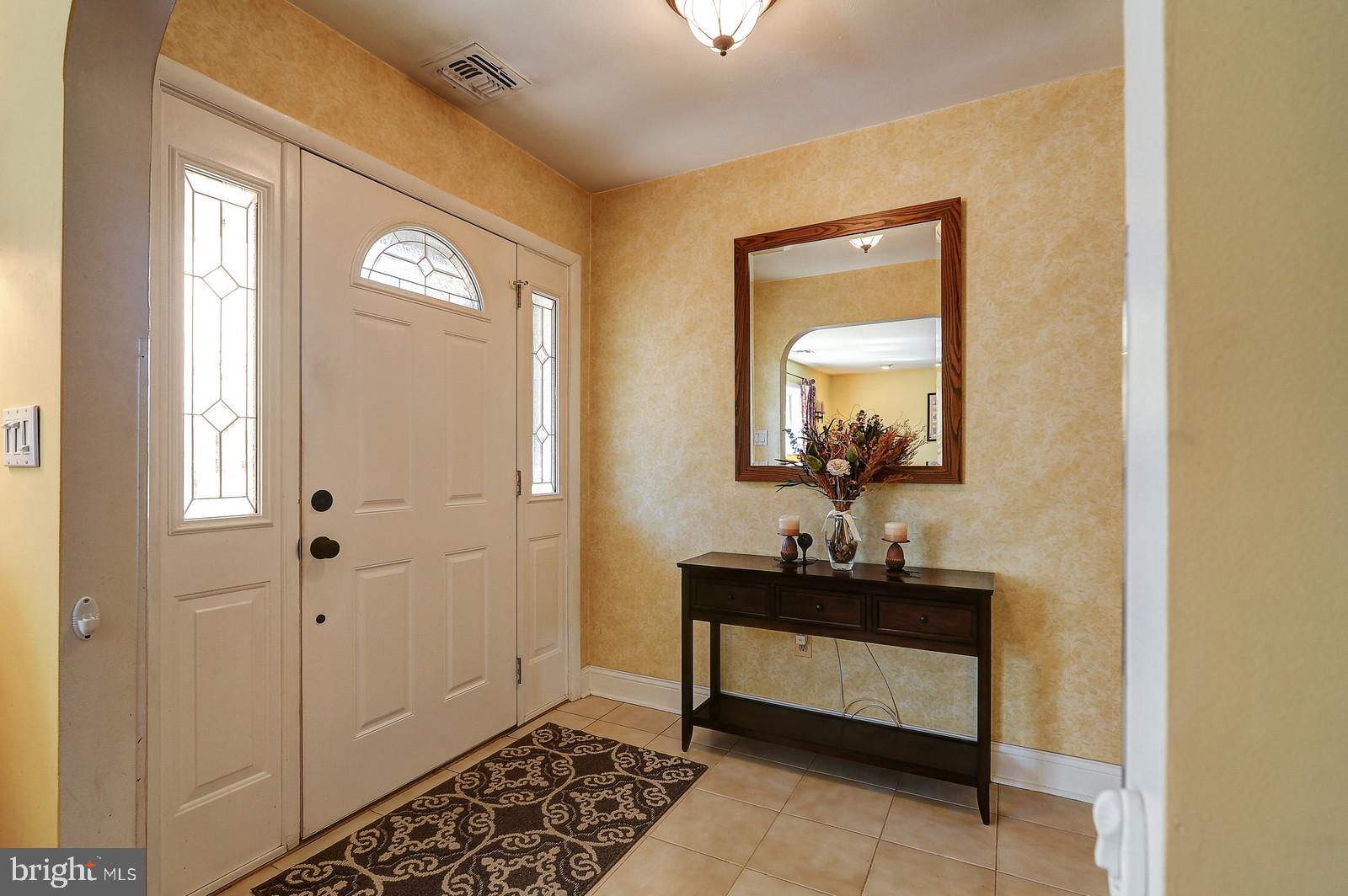 61 Federal City Road Ewing, NJ 08638 - Photo 5 of 33 Entryway