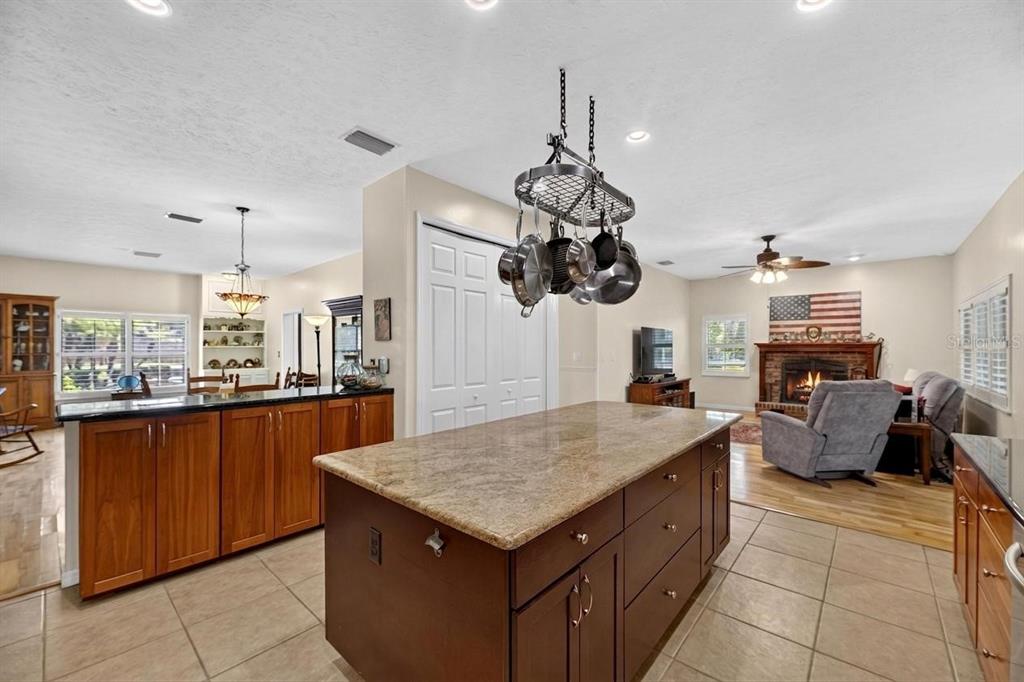 2715 Little Road Valrico, FL 33596 - Photo 15 of 41