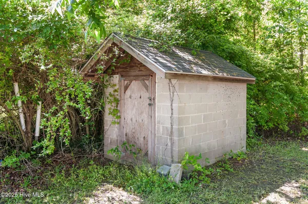 $84,900 | 2005 Tower Hill Road, Kinston, NC 28501