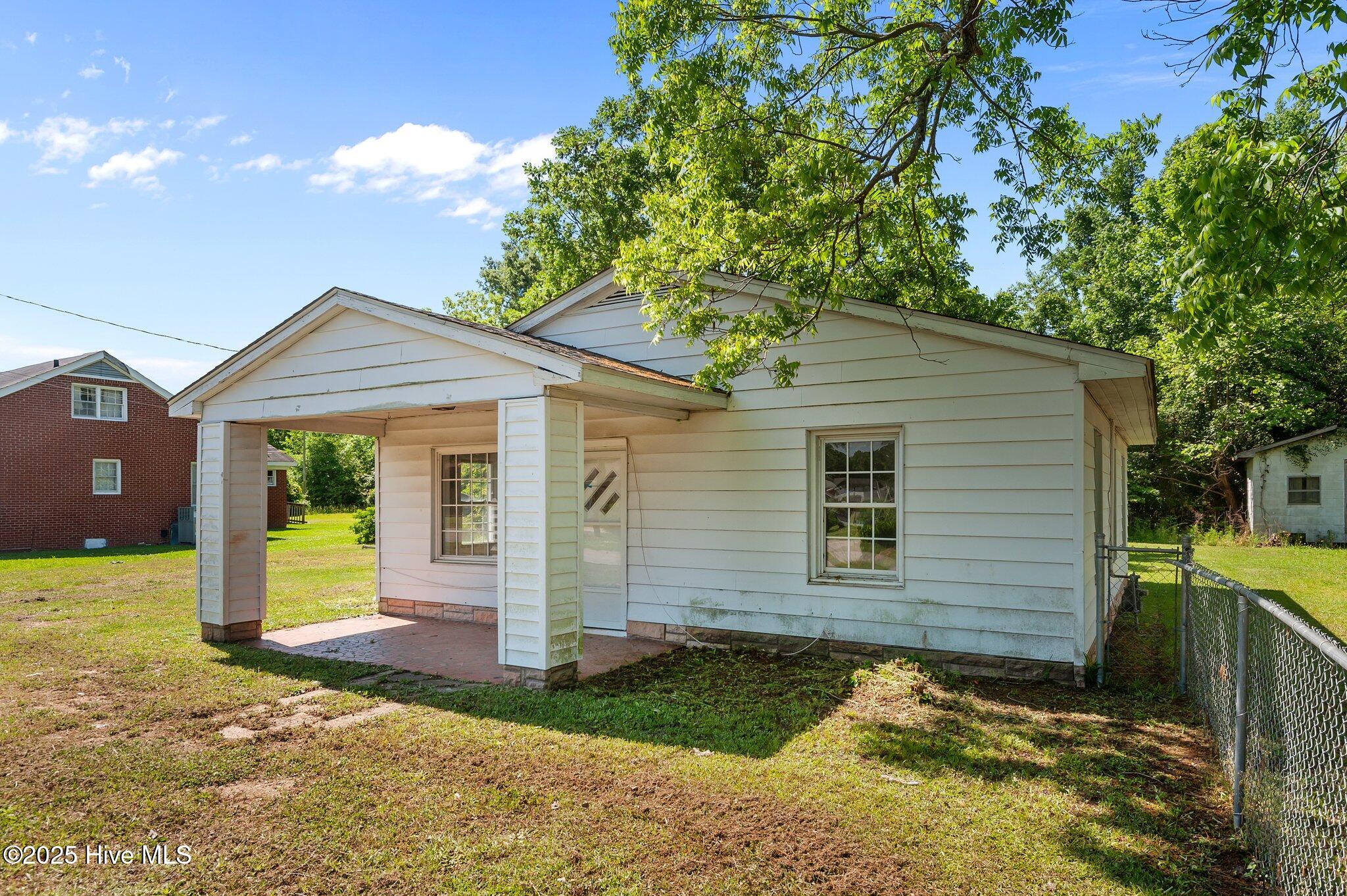 2005 Tower Hill Road Kinston, NC 28501 - Photo 2 of 44 2-web-or-mls-_DSC5815