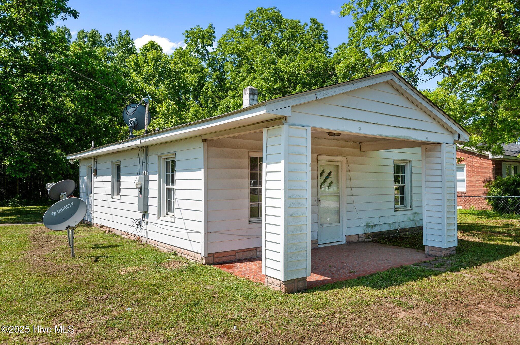 2005 Tower Hill Road Kinston, NC 28501 - Photo 4 of 44 4-web-or-mls-_DSC5820