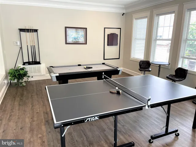 $2,950 | 1641 International Drive, Unit 418, McLean, VA 22102