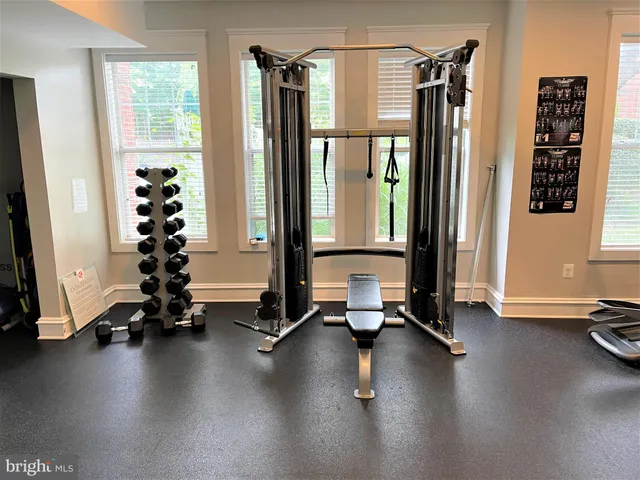 $2,950 | 1641 International Drive, Unit 418, McLean, VA 22102