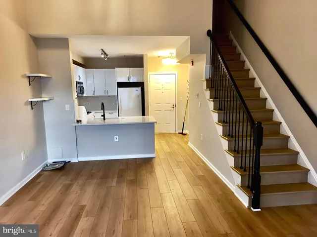 $2,950 | 1641 International Drive, Unit 418, McLean, VA 22102