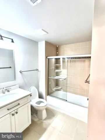 $2,950 | 1641 International Drive, Unit 418, McLean, VA 22102