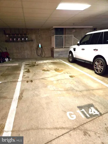 $2,950 | 1641 International Drive, Unit 418, McLean, VA 22102