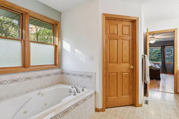 $709,000 | 582 Country Oaks Lane, River Falls, WI 54022