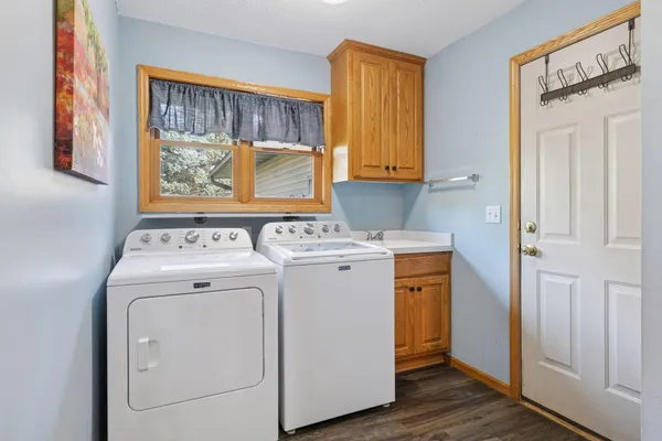 $709,000 | 582 Country Oaks Lane, River Falls, WI 54022