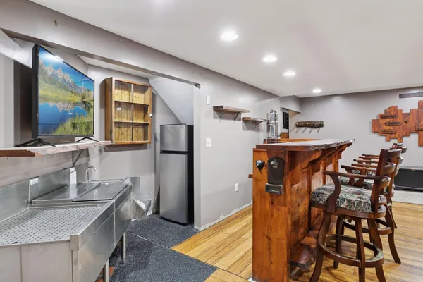 $709,000 | 582 Country Oaks Lane, River Falls, WI 54022