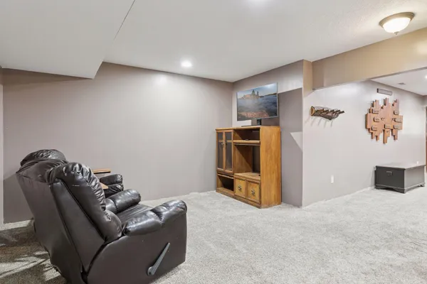 $709,000 | 582 Country Oaks Lane, River Falls, WI 54022