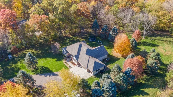 $709,000 | 582 Country Oaks Lane, River Falls, WI 54022