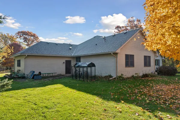 $709,000 | 582 Country Oaks Lane, River Falls, WI 54022