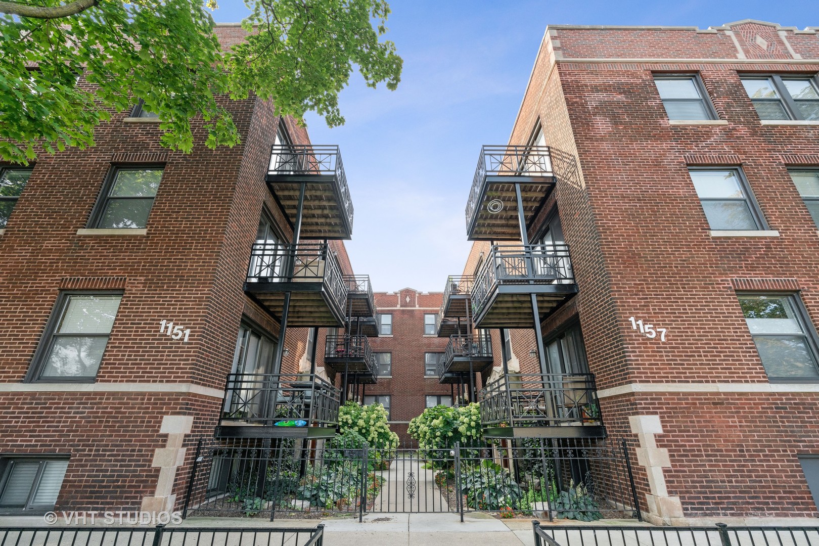 1155 West Grace Street, Unit 2N Chicago, IL 60613 - Photo 19 of 20 front view of a building