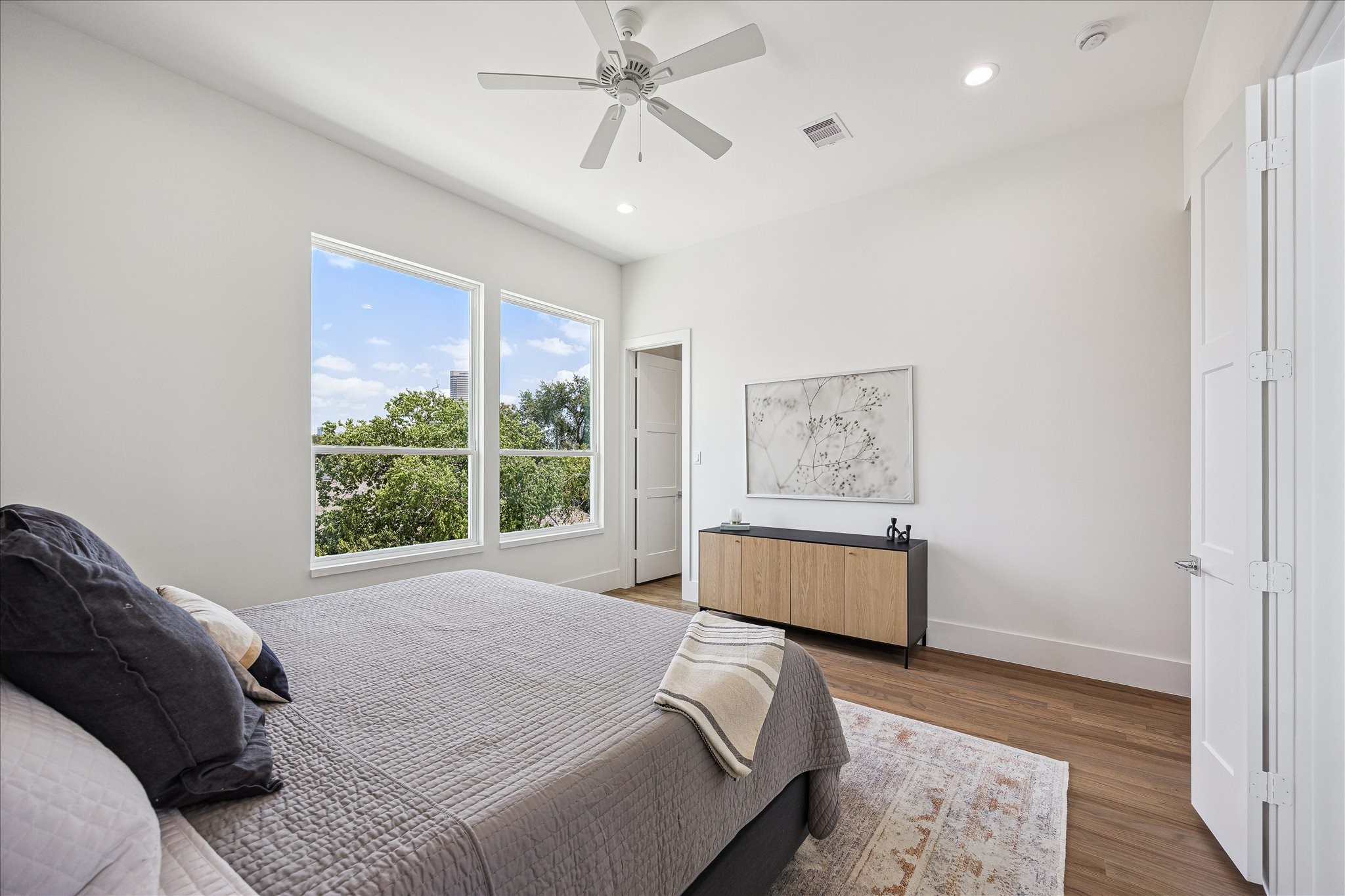 306 Fowler Street Houston, TX 77007 - Photo 15 of 29 Alternate view