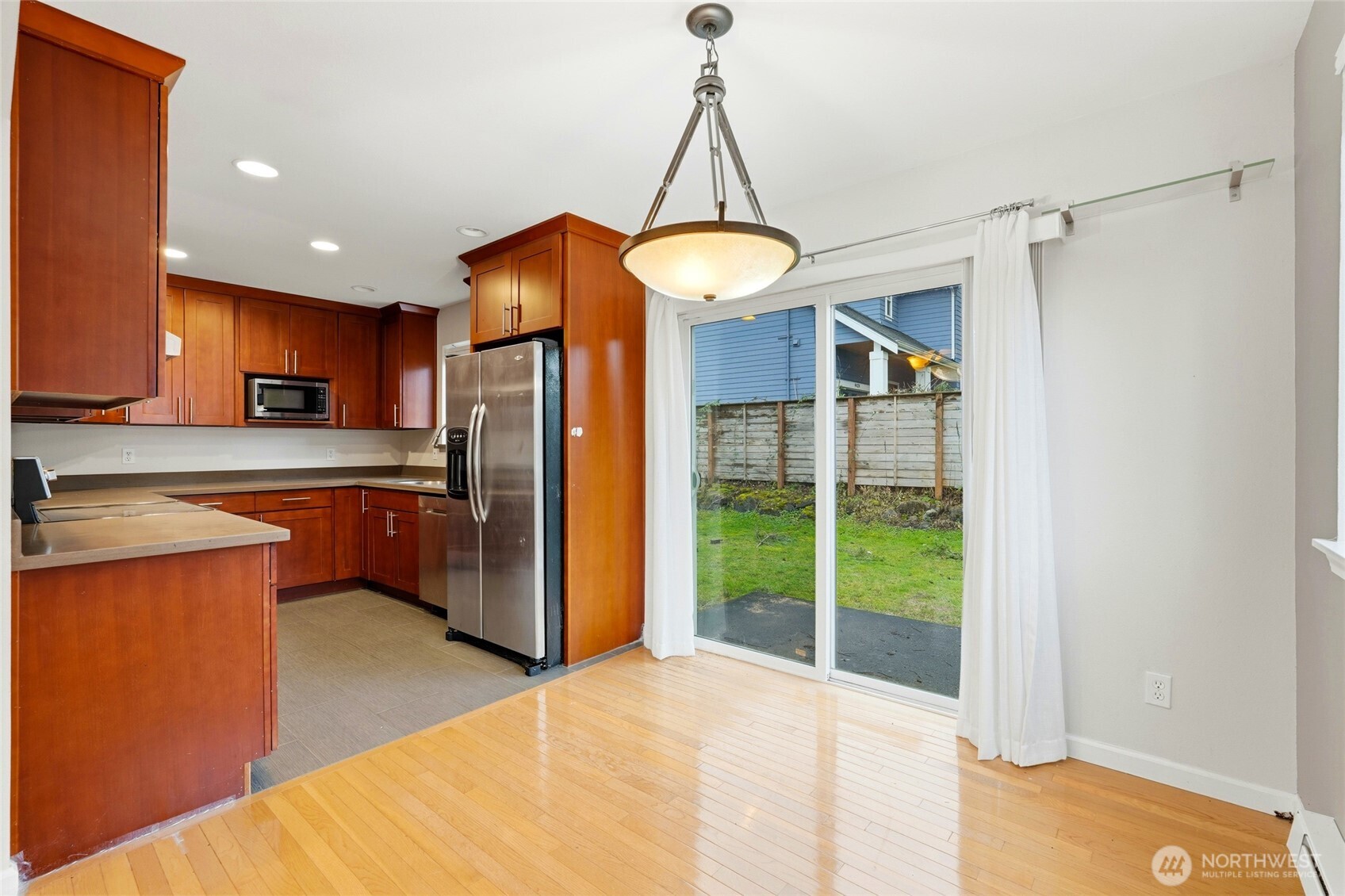 3017 West Government Way Seattle, WA 98199 - Photo 12 of 26