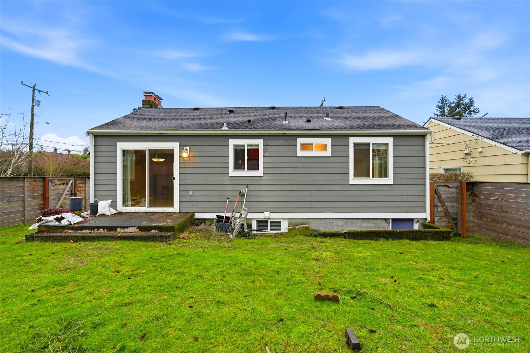 3017 West Government Way Seattle, WA 98199 - Photo 25 of 26