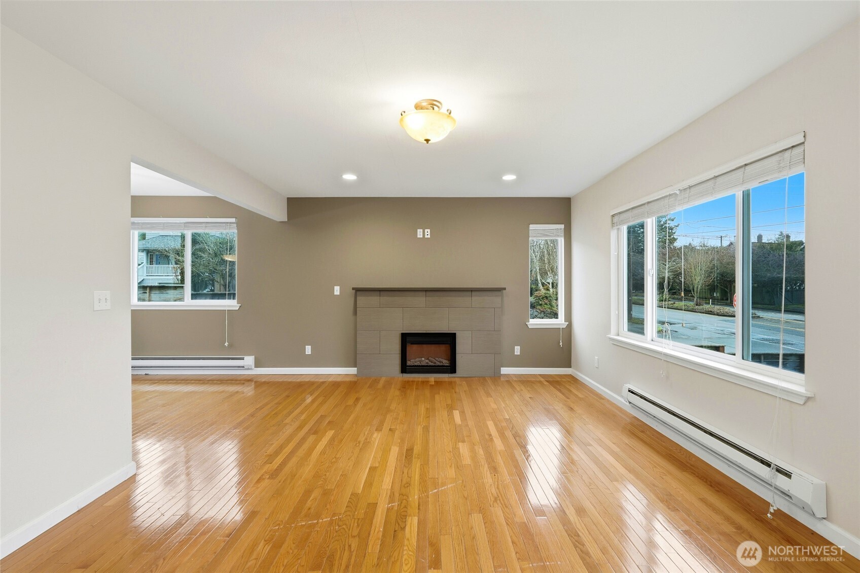 3017 West Government Way Seattle, WA 98199 - Photo 9 of 26