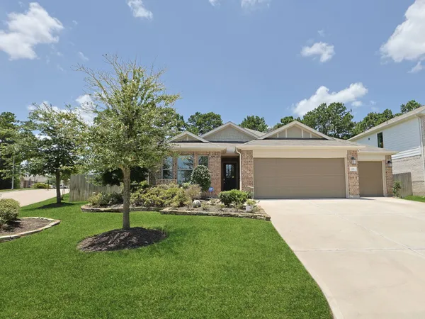 $330,000 | 119 Rogerdale River Drive, Magnolia, TX 77354