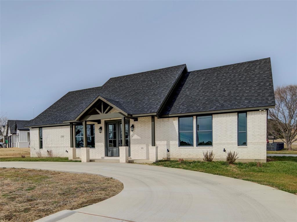 170 Half Moon Way Runaway Bay, TX 76426 - Photo 4 of 29