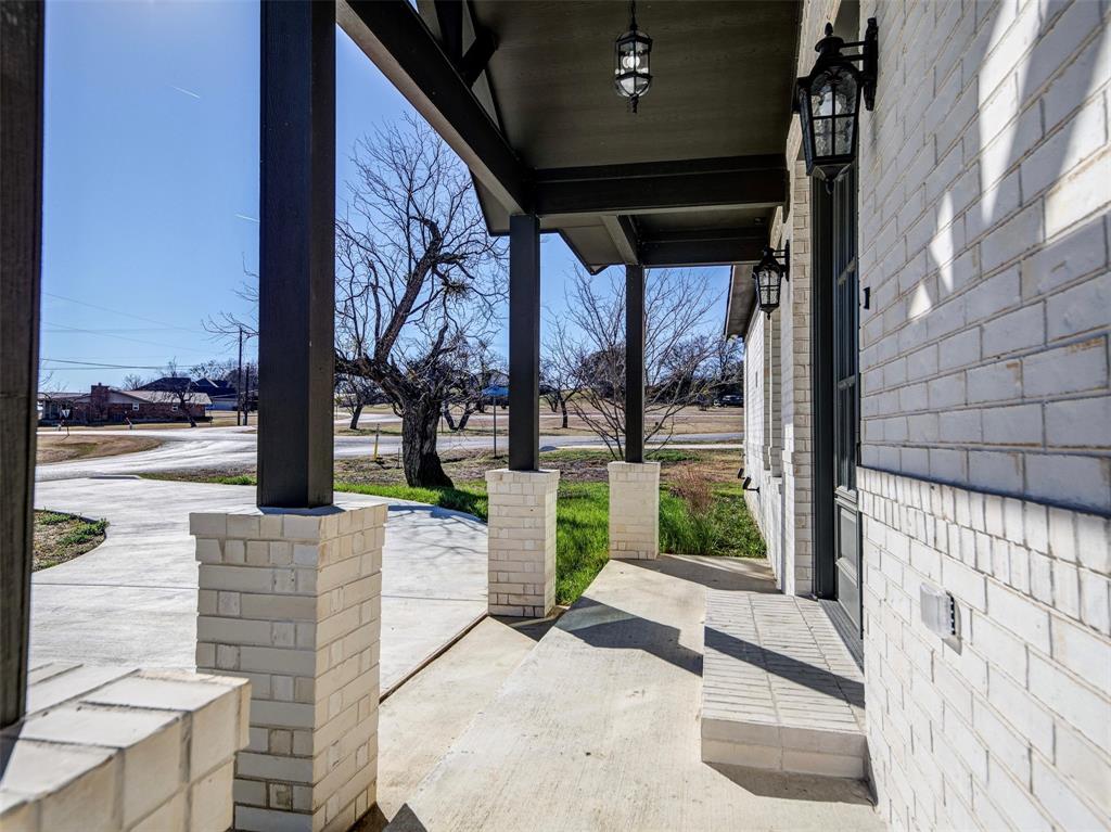 170 Half Moon Way Runaway Bay, TX 76426 - Photo 5 of 29