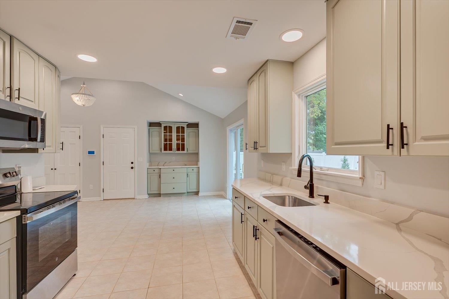 58 Pleasant Valley Road Old Bridge, NJ 08857 - Photo 14 of 33 Gallery Image 14