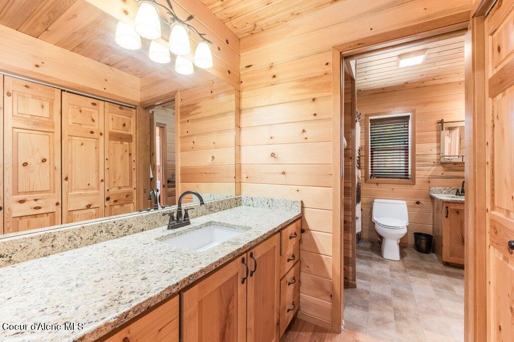 627 Gray Wolf Road Moyie Springs, ID 83845 - Photo 18 of 39 Primary Bath