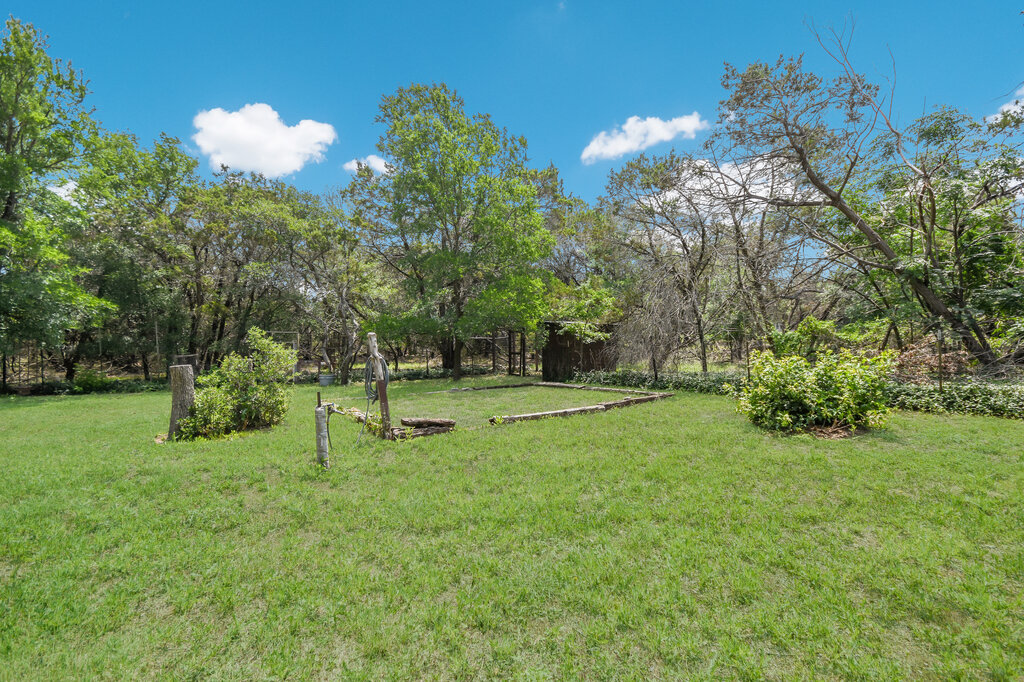 301 Navajo Trail Georgetown, TX 78633 - Photo 13 of 35 a view of a park with large trees