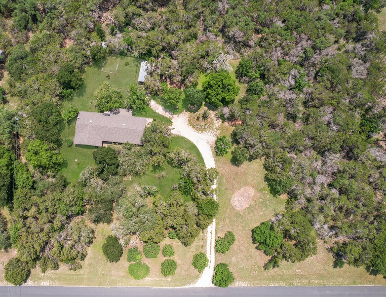 301 Navajo Trail Georgetown, TX 78633 - Photo 5 of 35 a view of a yard