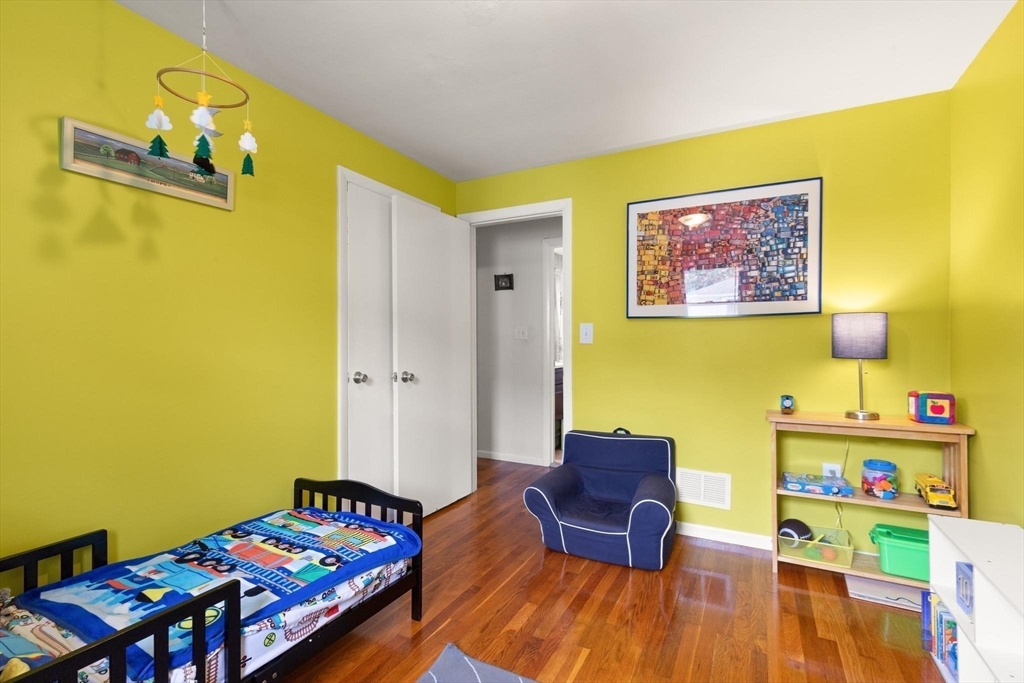 301 Hardy Pond Road Waltham, MA 02451 - Photo 11 of 22