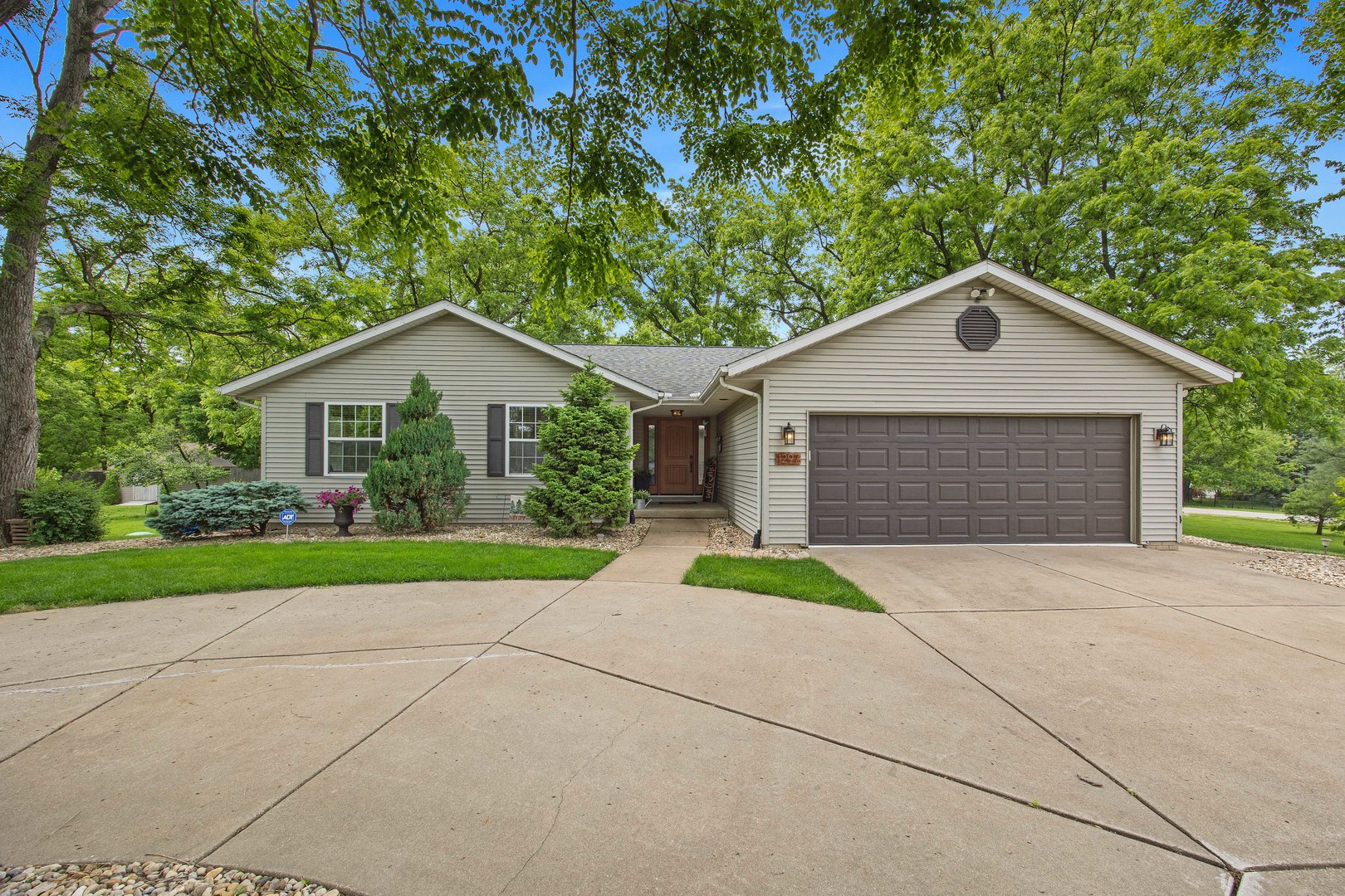1297 North Forrest Drive Metamora, IL 61548 - Photo 1 of 45