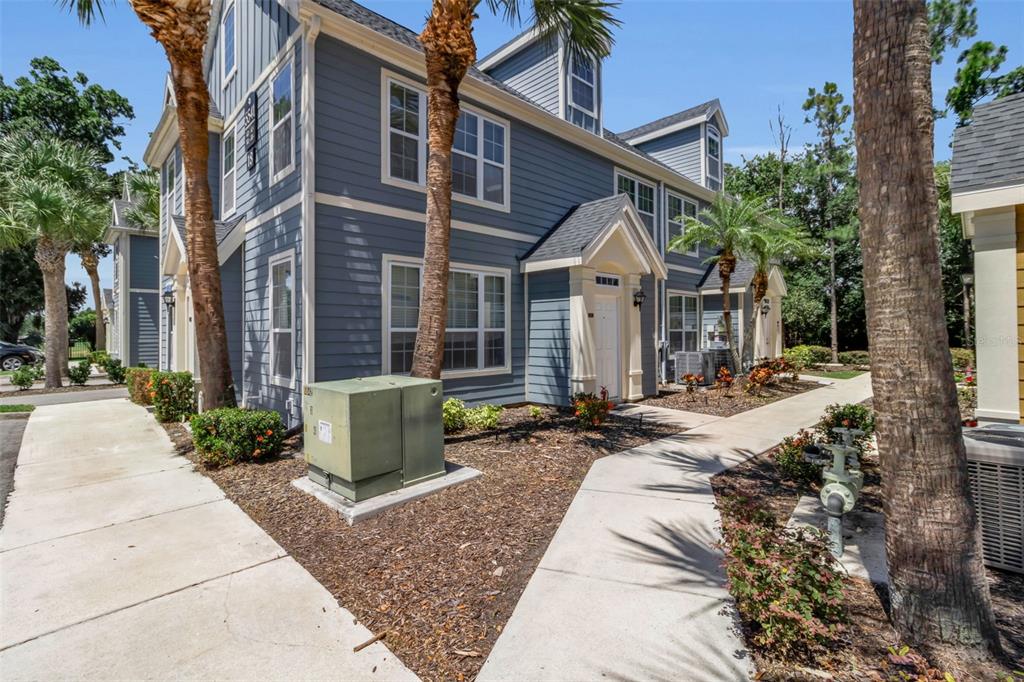 5541 Rosehill Road, Unit 202 Sarasota, FL 34233 - Photo 4 of 47