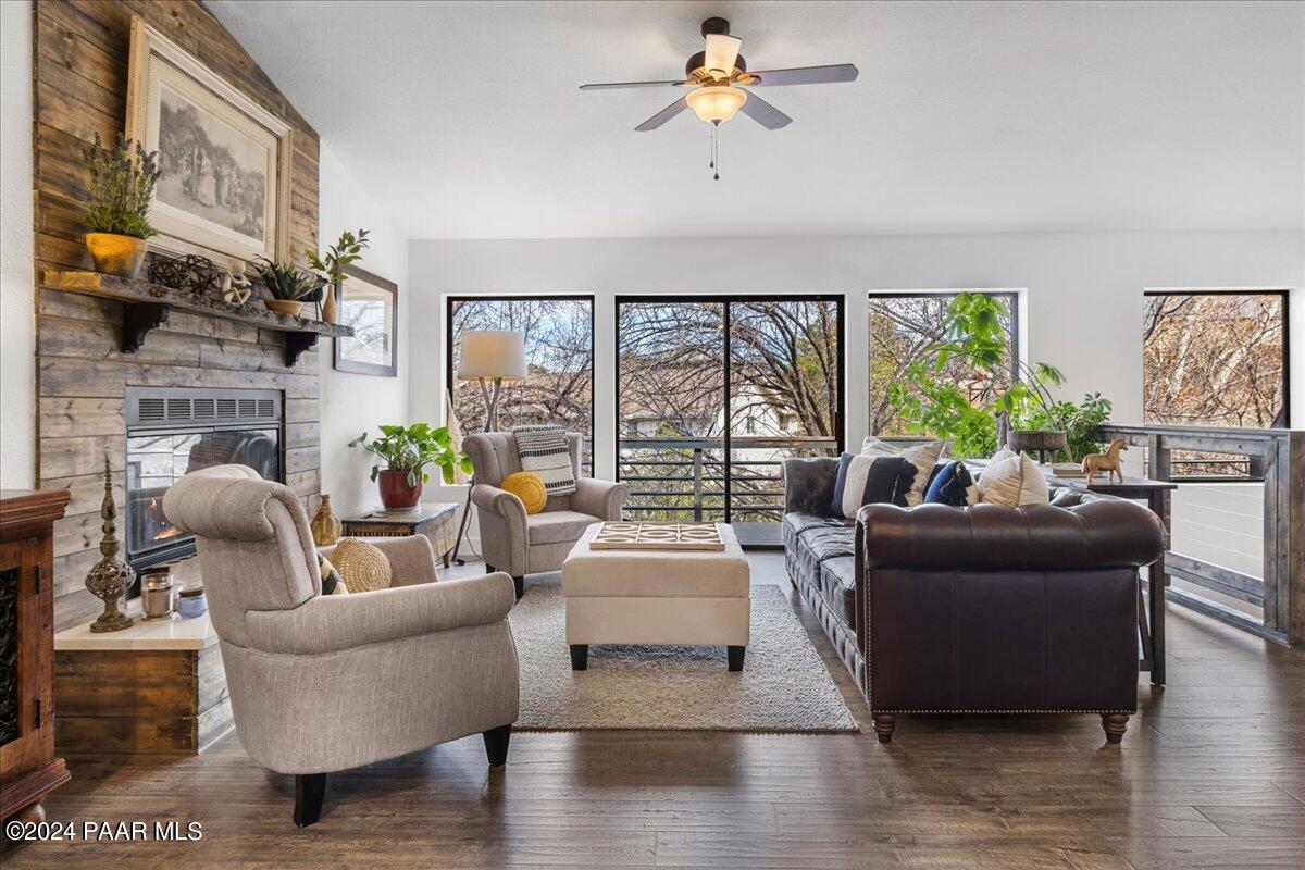 1533 Eagle Ridge Road Prescott, AZ 86301 - Photo 13 of 49 13-Living Room