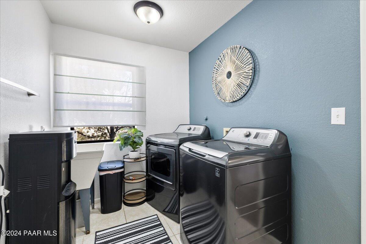 1533 Eagle Ridge Road Prescott, AZ 86301 - Photo 23 of 49 23-Laundry Room