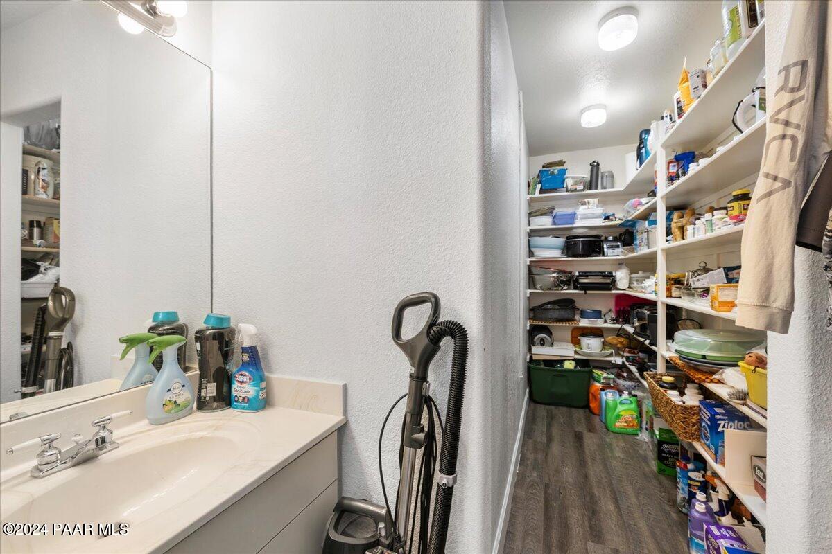 1533 Eagle Ridge Road Prescott, AZ 86301 - Photo 24 of 49 24-Pantry