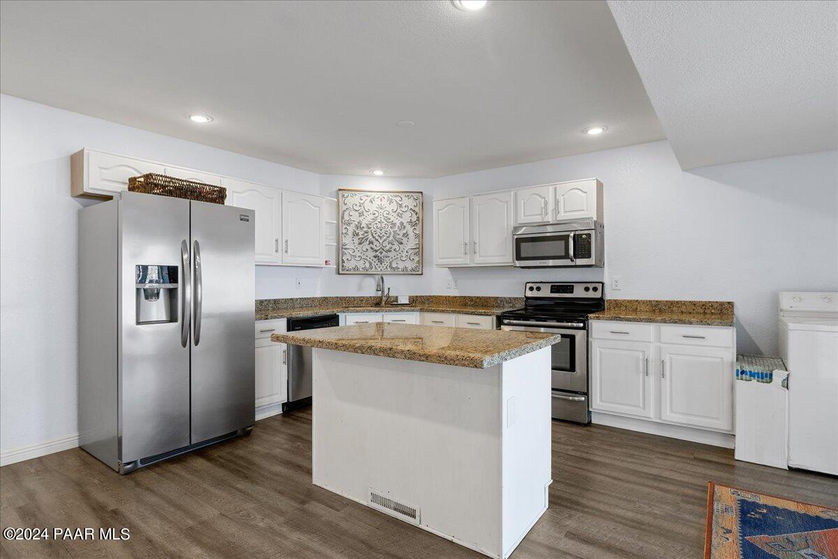 1533 Eagle Ridge Road Prescott, AZ 86301 - Photo 44 of 49 44-Kitchen