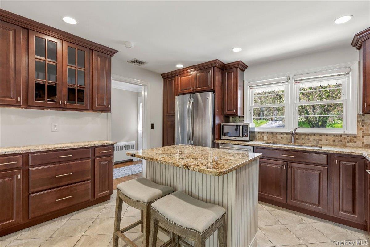 17 Rock Ridge Drive Rye Brook, NY 10573 - Photo 11 of 37