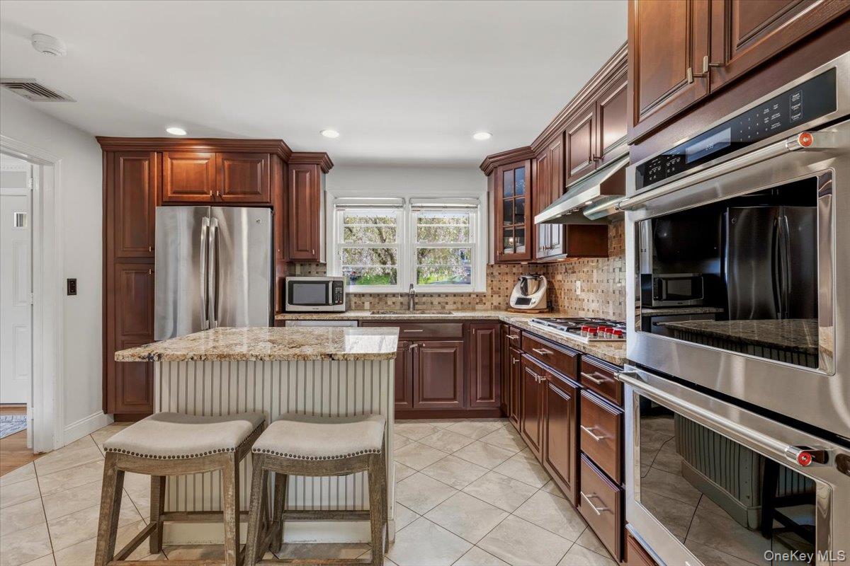 17 Rock Ridge Drive Rye Brook, NY 10573 - Photo 13 of 37