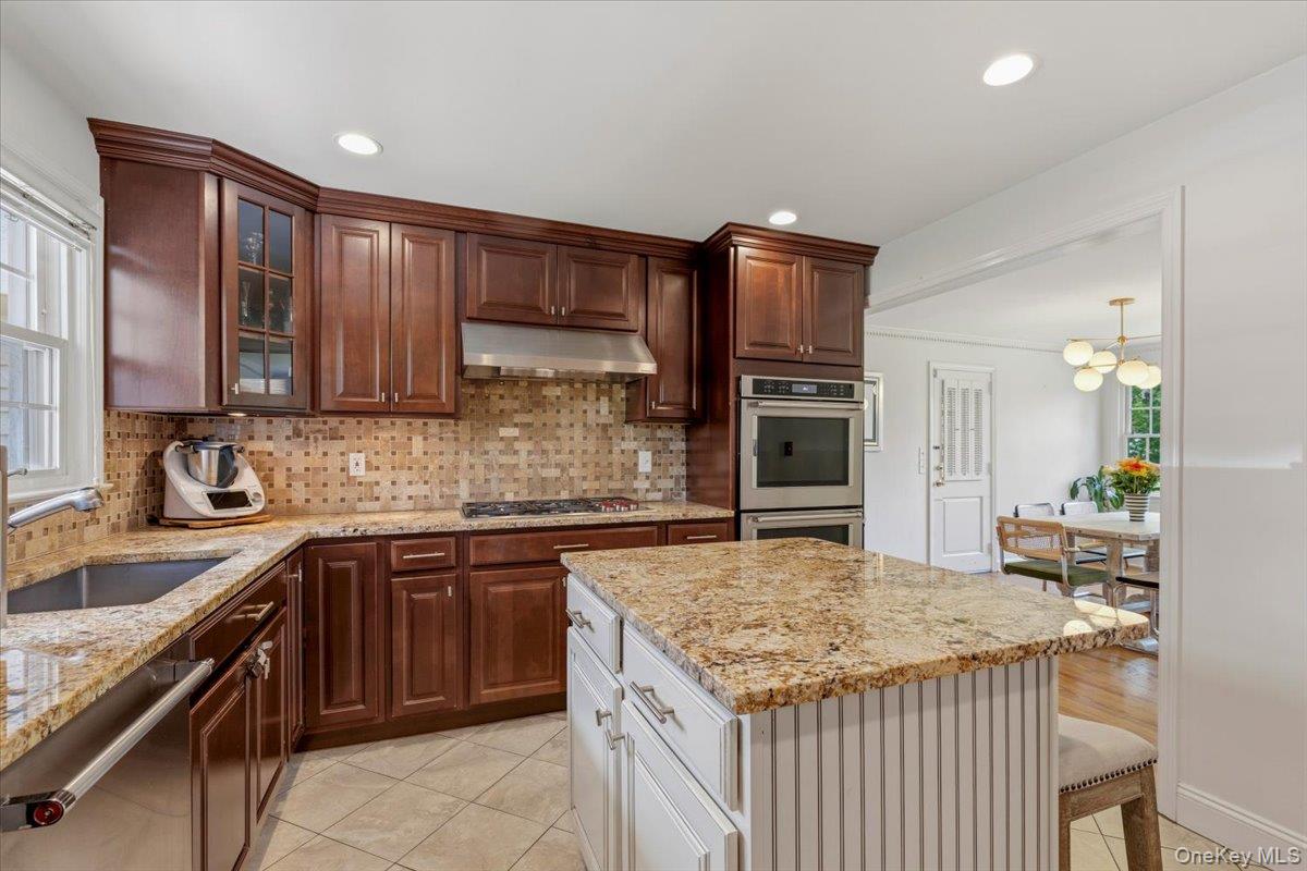 17 Rock Ridge Drive Rye Brook, NY 10573 - Photo 15 of 37