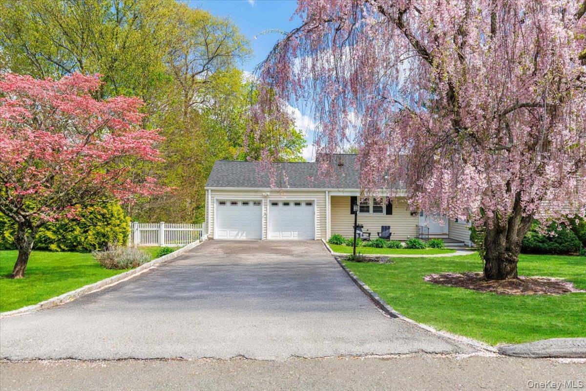 17 Rock Ridge Drive Rye Brook, NY 10573 - Photo 2 of 37