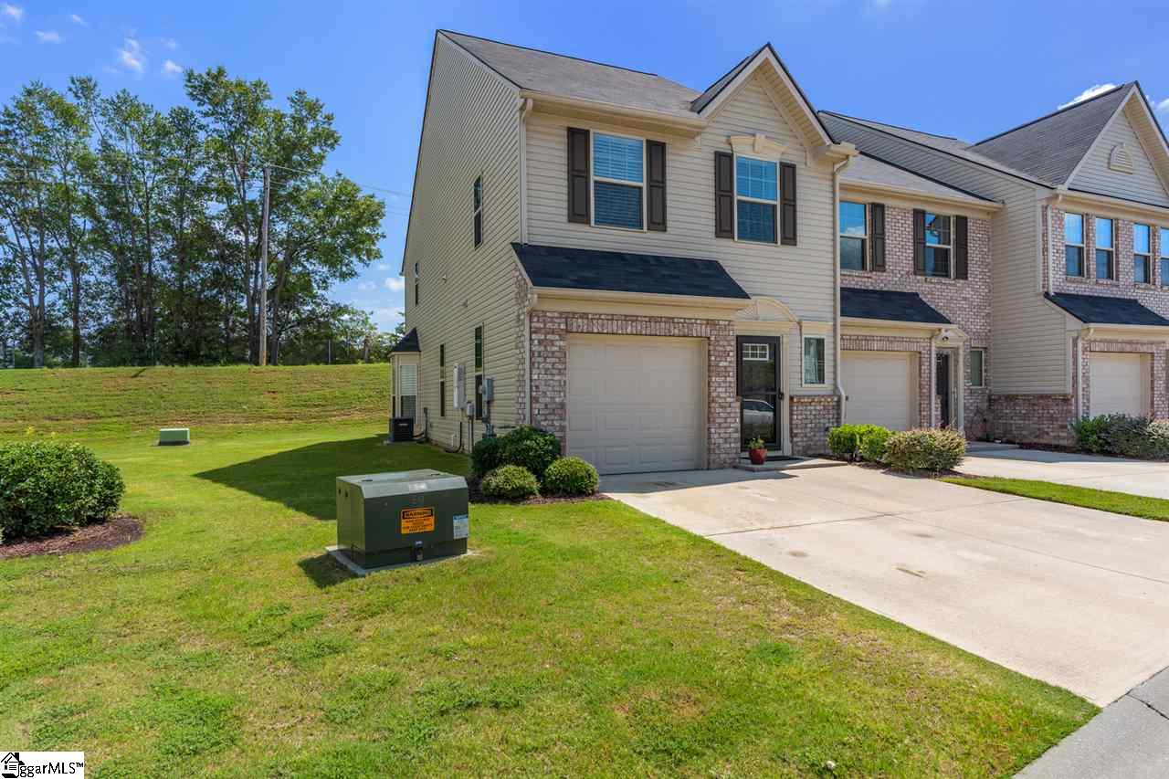 409 Christiane Way Greenville, SC 29607 - Photo 3 of 28 Gallery Image 3