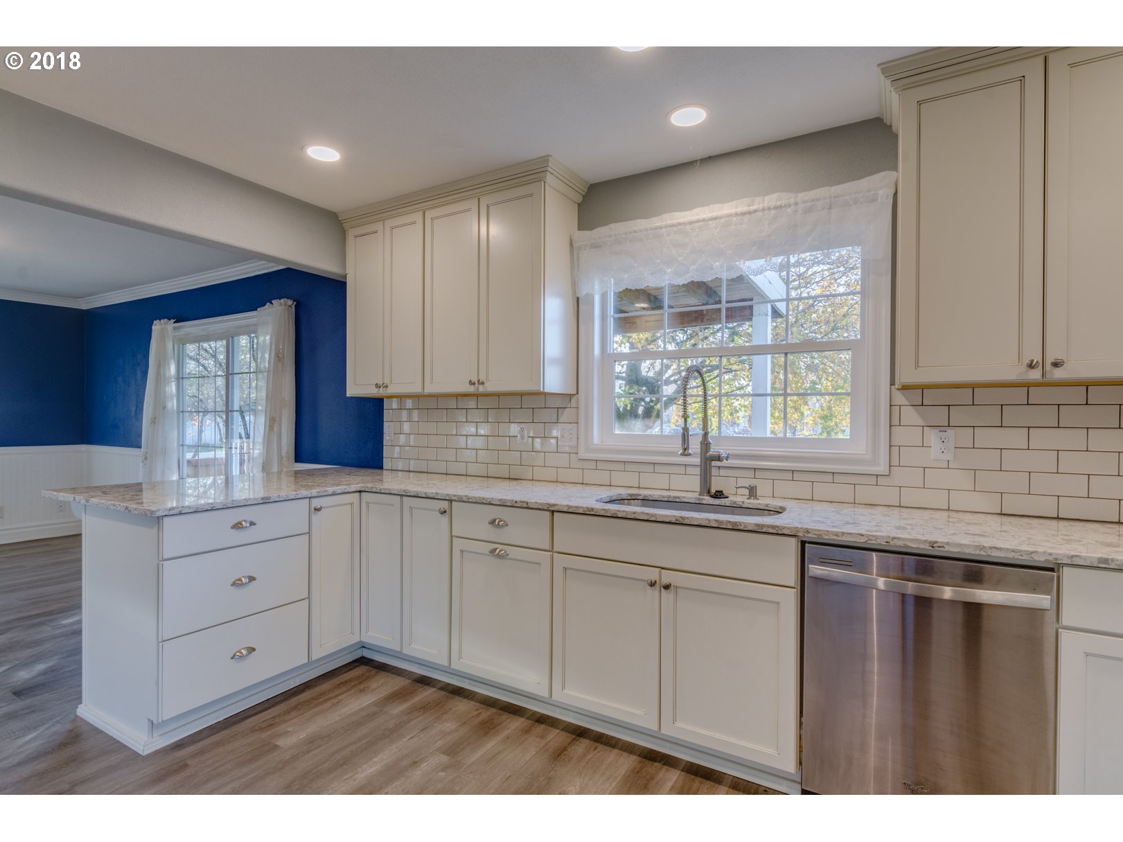 2795 Southeast Palmquist Road Gresham, OR 97080 - Photo 8 of 32 Kitchen