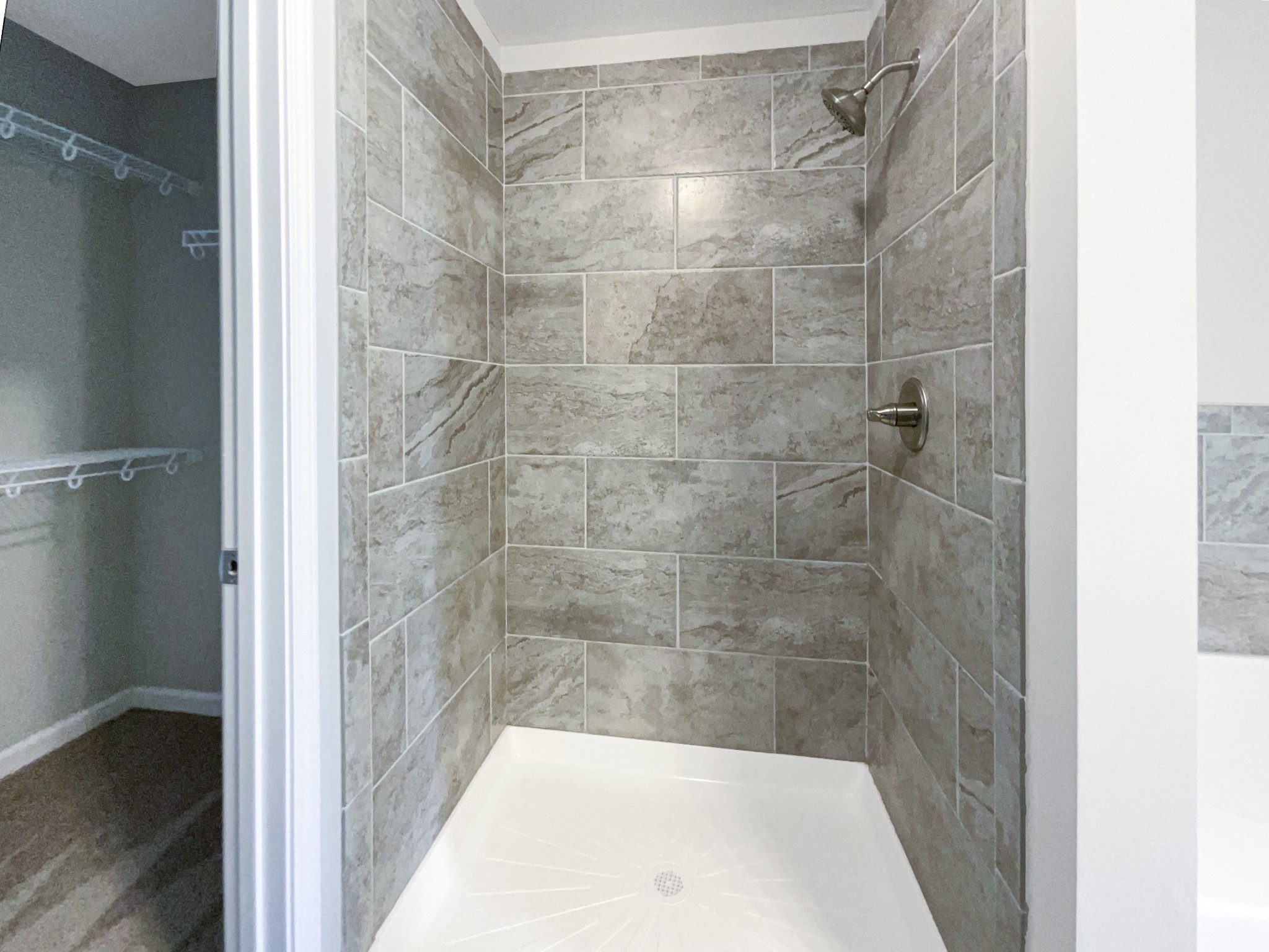 1382 Rural Hill Road, Unit 364 Antioch, TN 37013 - Photo 8 of 22 a bathroom with a bathtub