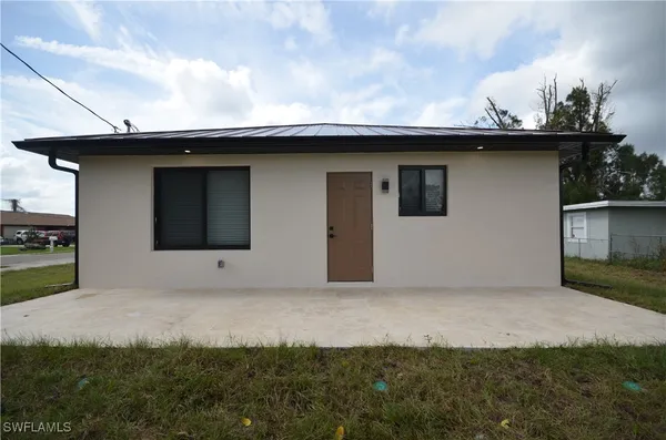$329,500 | 2188 Barker Boulevard, Fort Myers, FL 33916