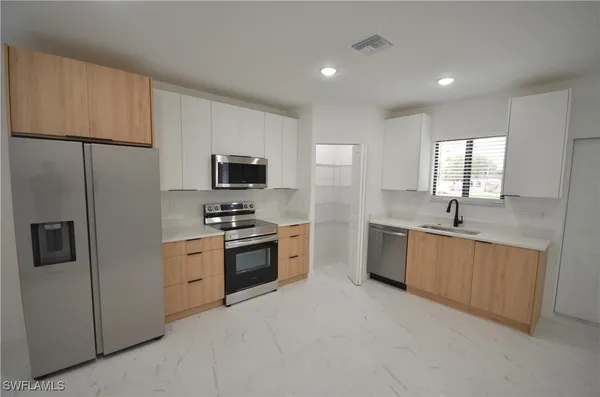 $329,500 | 2188 Barker Boulevard, Fort Myers, FL 33916