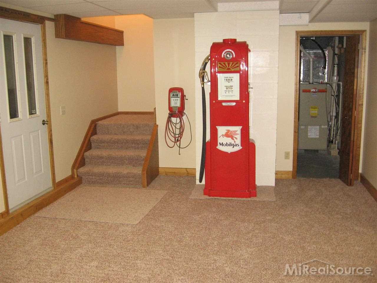 7814 Wildcat Road Croswell, MI 48422 - Photo 19 of 30 31137158-18.JPG