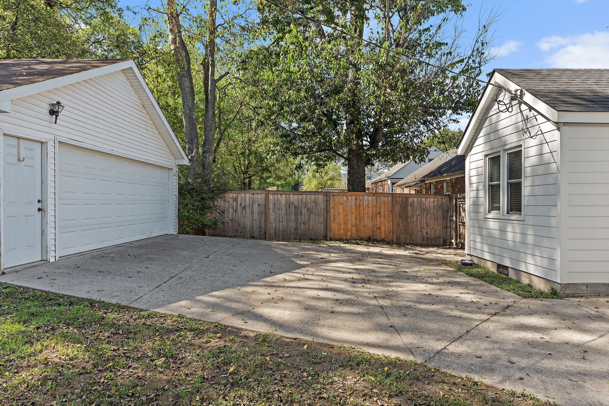 1058 Gwynn Drive Nashville, TN 37216 - Photo 31 of 36 a backyard of a house