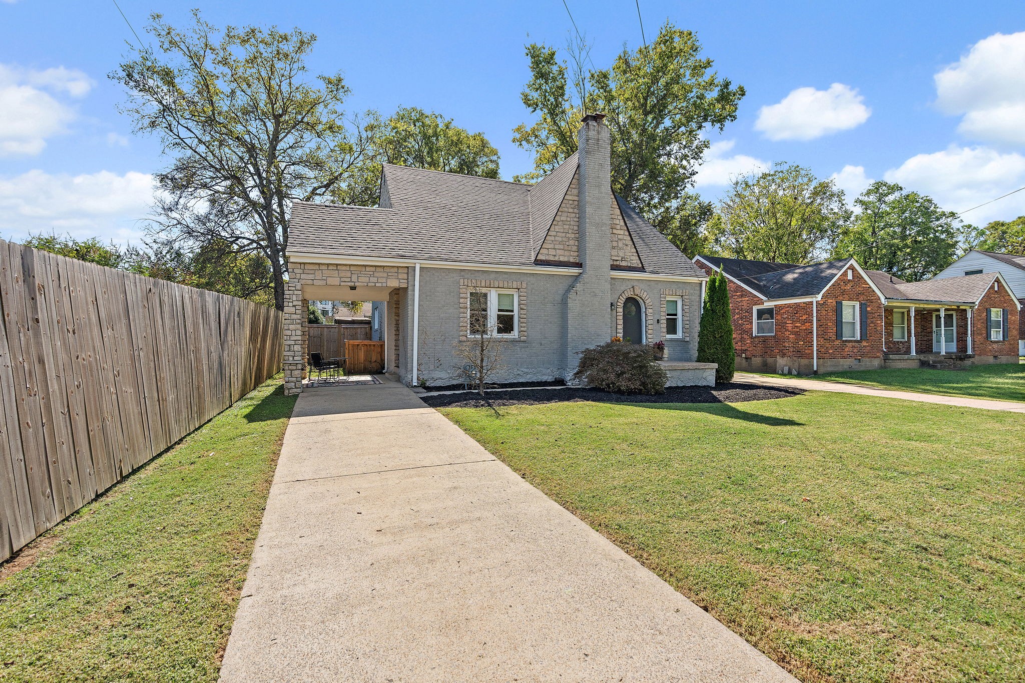 1058 Gwynn Drive Nashville, TN 37216 - Photo 35 of 36 a front view of house with yard and green space