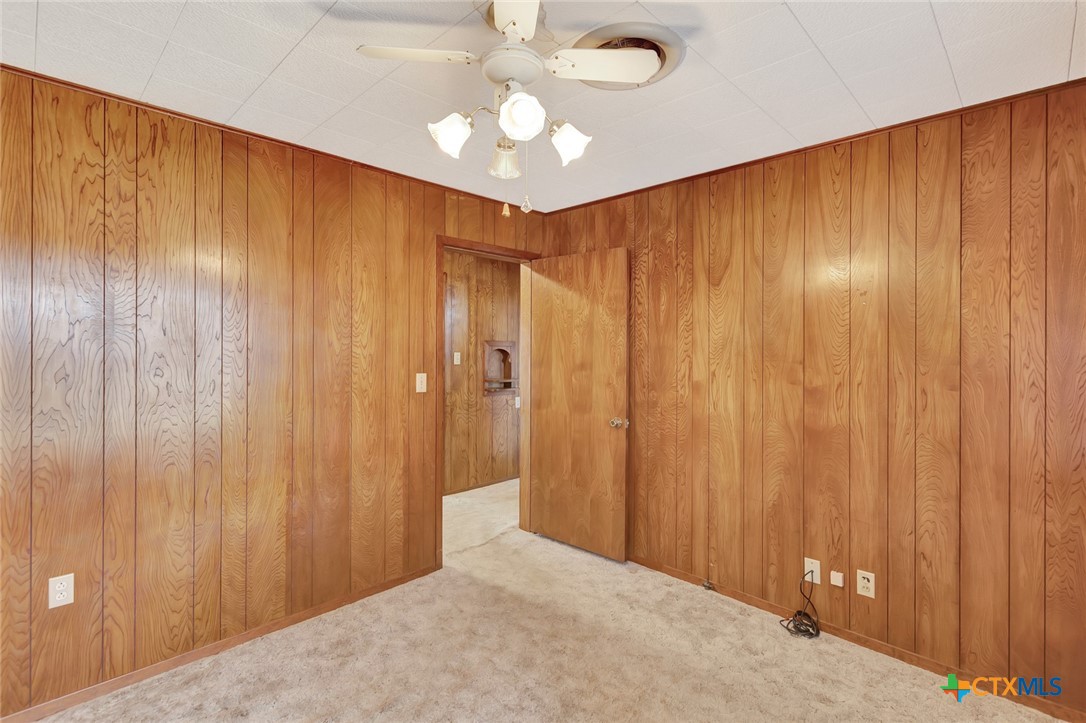 1840 Loop 522 Ganado, TX 77962 - Photo 32 of 48 a view of a big room with entryway
