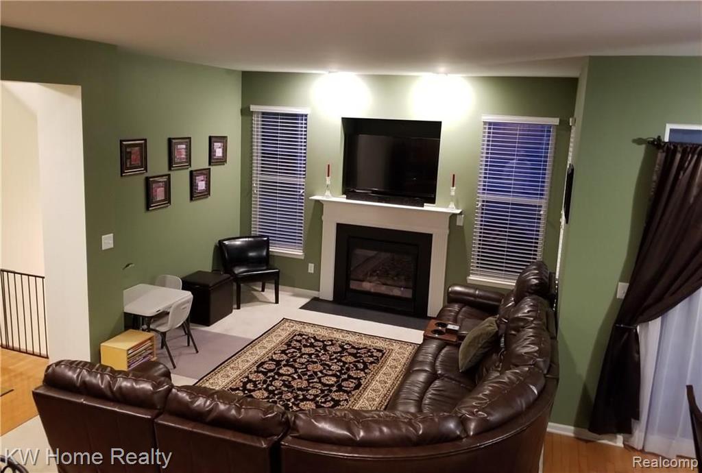 3141 Summers Road Keego Harbor, MI 48320 - Photo 2 of 27