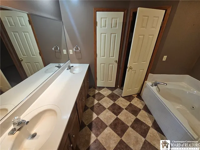 $348,000 | 158 Hawthorn Lane, Allegany, NY 14706